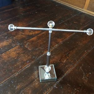 NECKLACE STAND